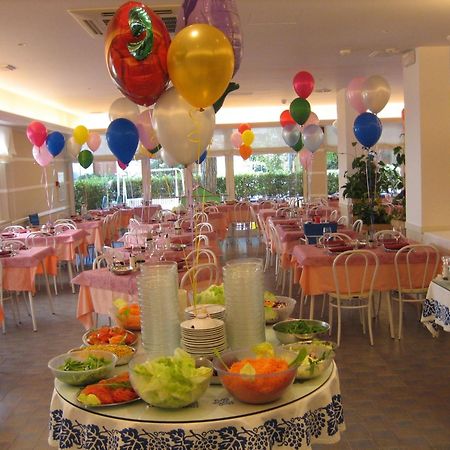 Hotel Nives Ριτσόνε Εξωτερικό φωτογραφία