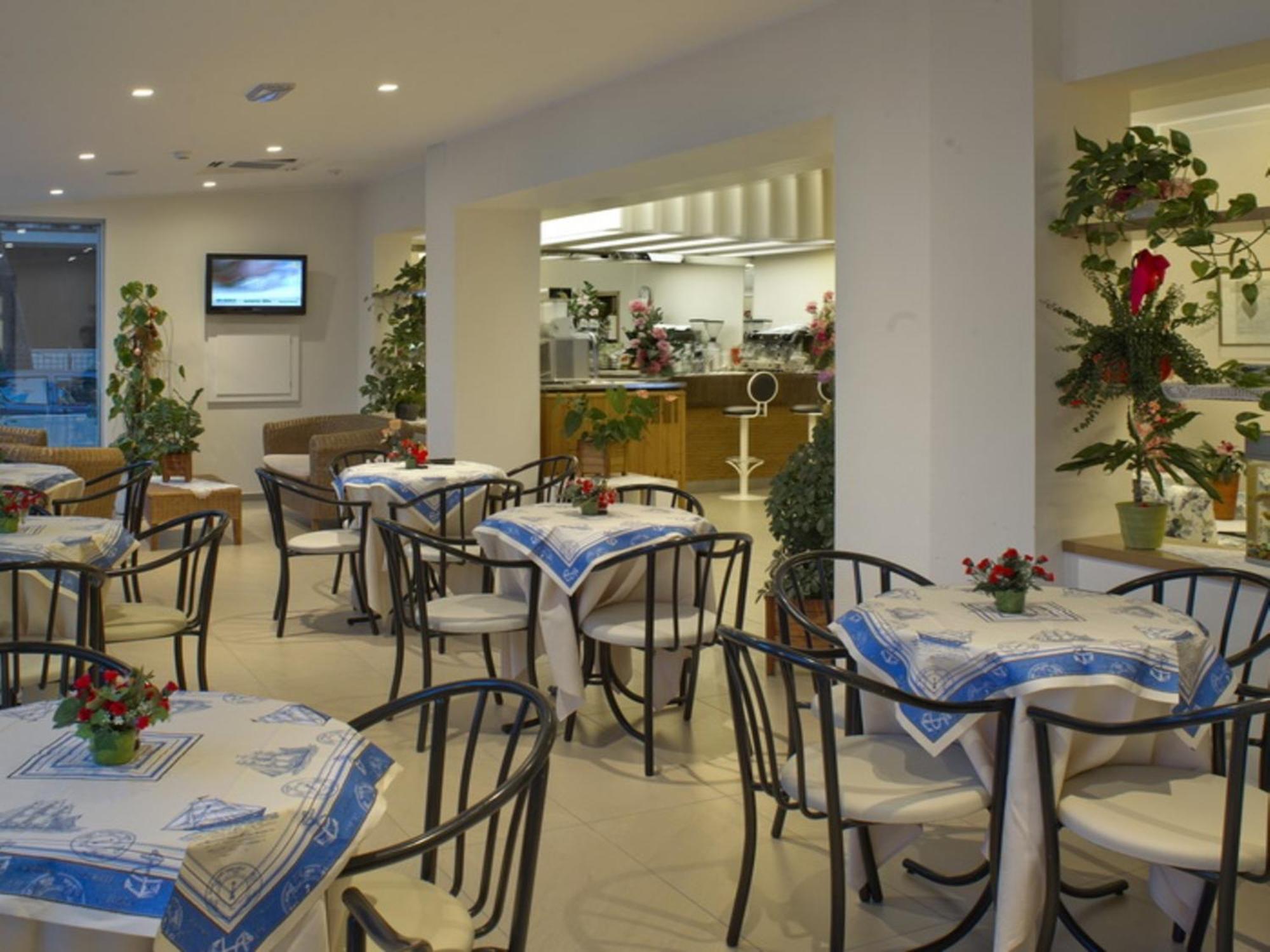 Hotel Nives Ριτσόνε Εξωτερικό φωτογραφία