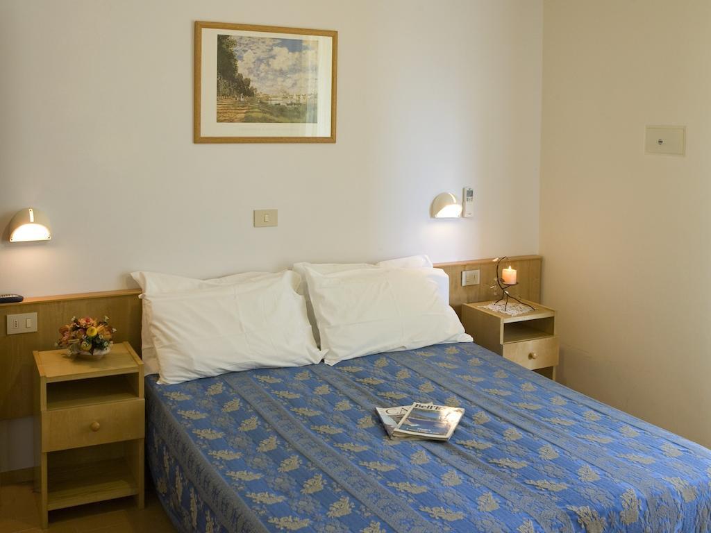 Hotel Nives Ριτσόνε Δωμάτιο φωτογραφία